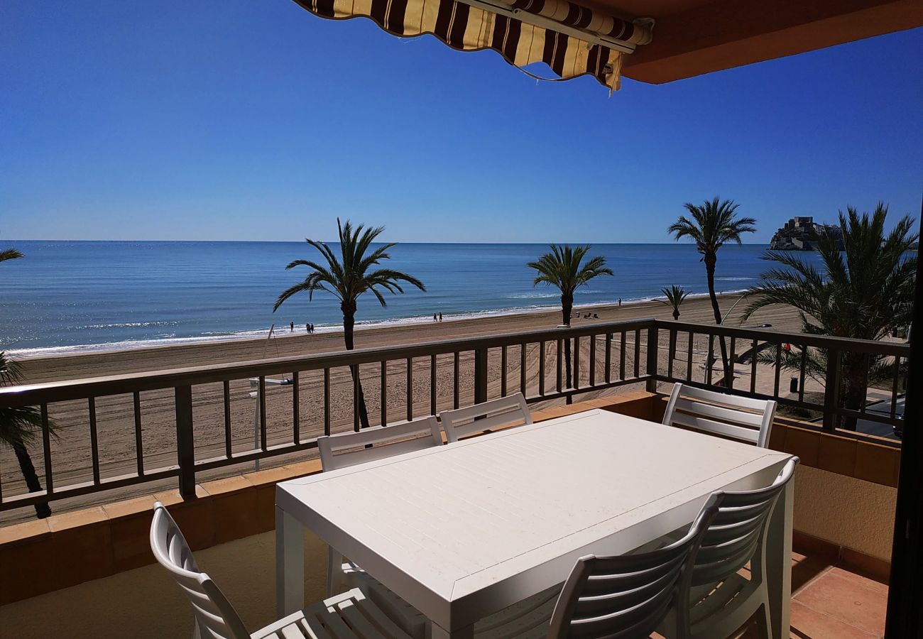 Apartamento con excelentes vistas al mar y a la playa de Peñíscola 