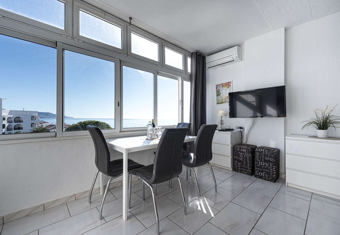 Salón luminoso con zona de comedor en Edificio Carabeo.