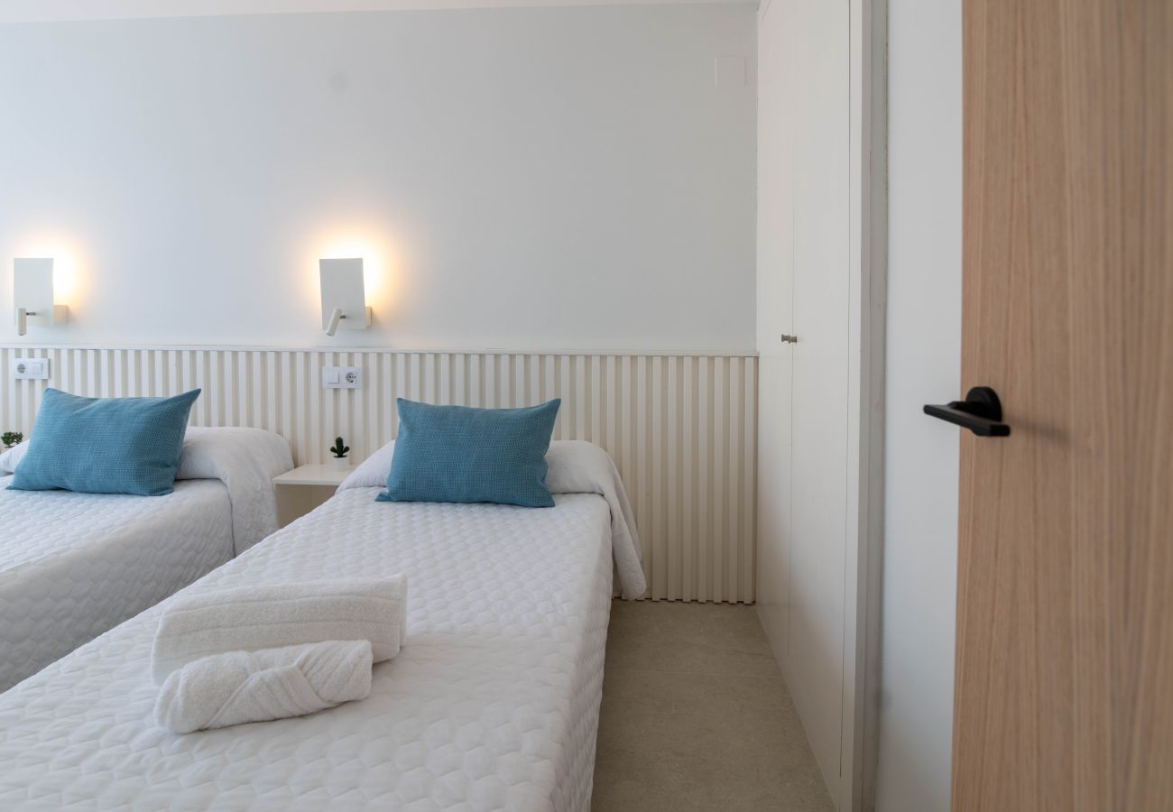Apartamento en Playa de Gandía - 02. AG BERMUDAS 6H PREMIUM