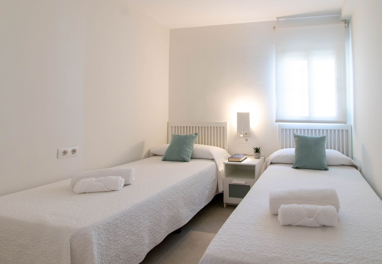 Apartamento en Playa de Gandía - 02. AG BERMUDAS 6H PREMIUM