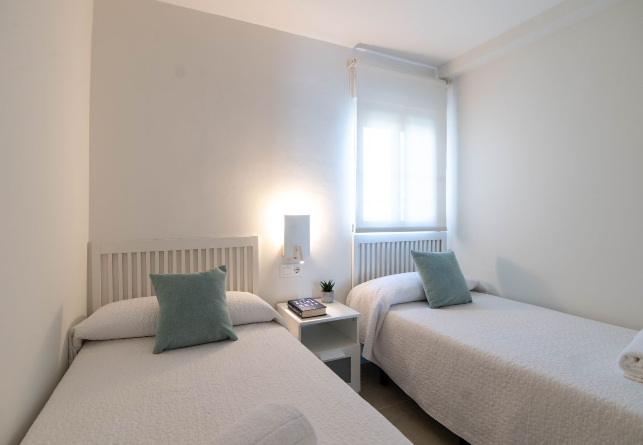 Apartamento en Playa de Gandía - 02. AG BERMUDAS 6H PREMIUM