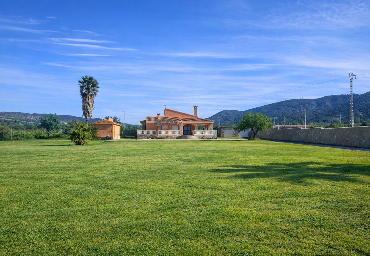 Villa en Alcoceber / Alcossebre - Villa con Piscina Privada y 2.000m² de Jardín