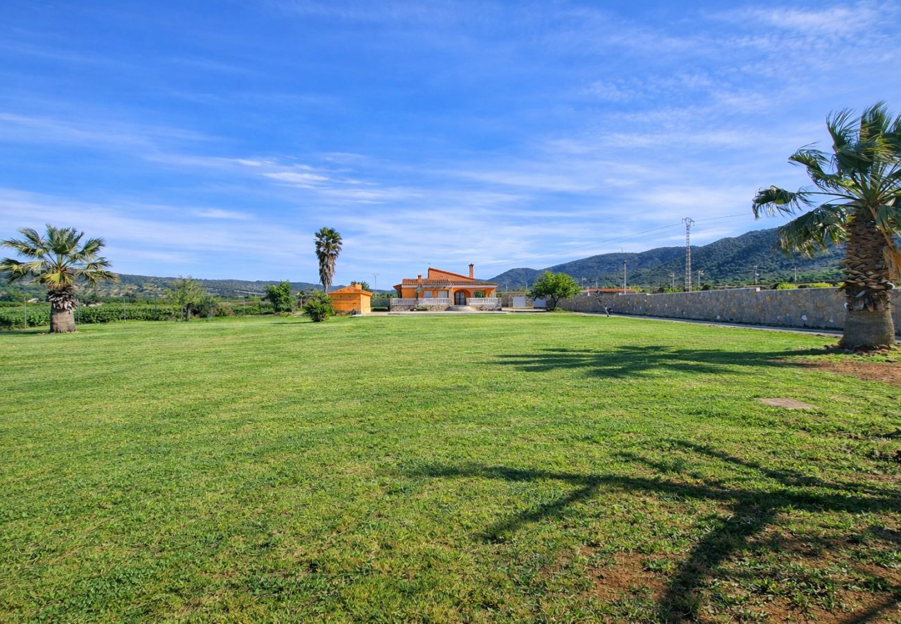 Villa en Alcoceber / Alcossebre - Villa con Piscina Privada y 2.000m² de Jardín