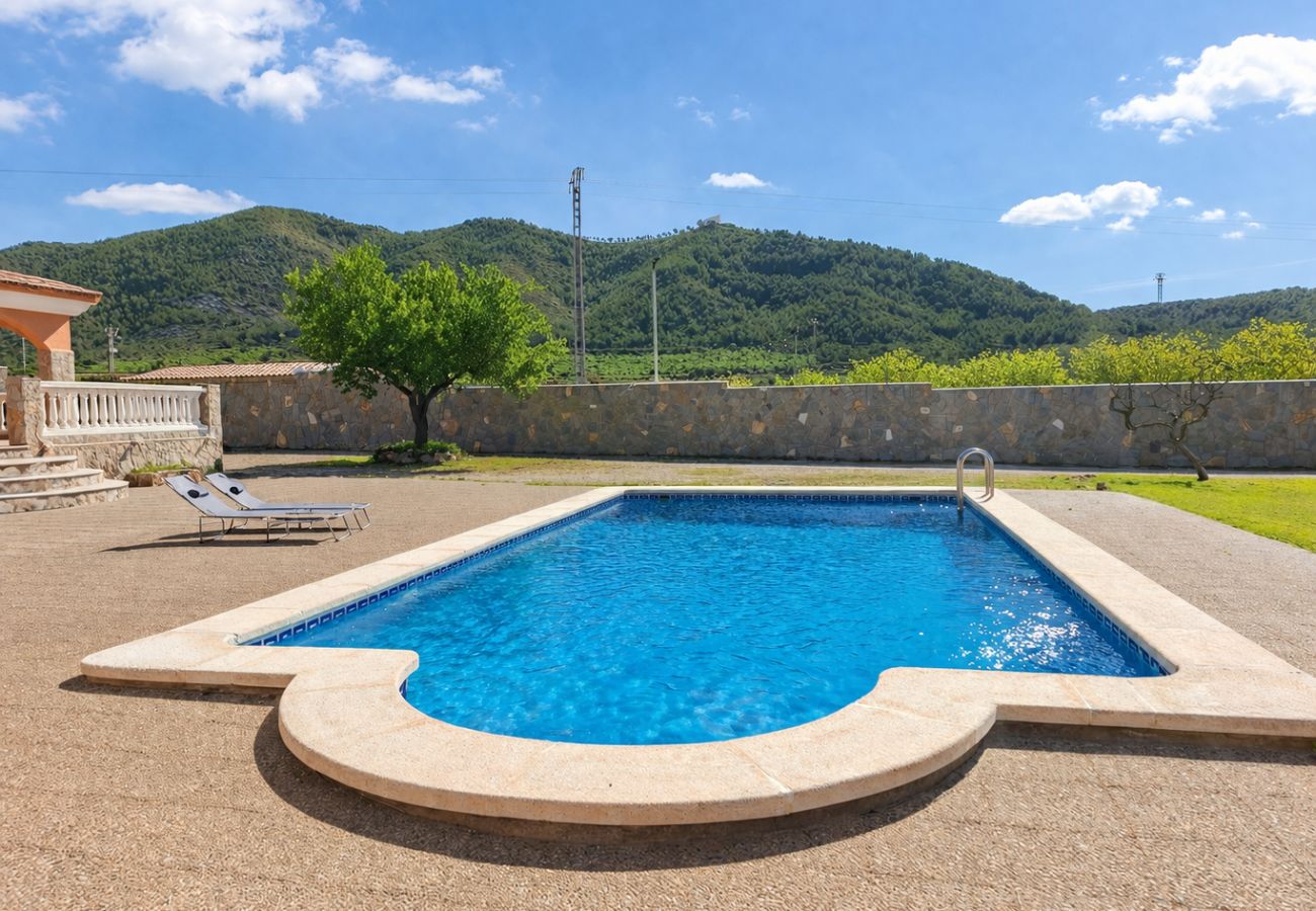 Villa en Alcoceber / Alcossebre - Villa con Piscina Privada y 2.000m² de Jardín
