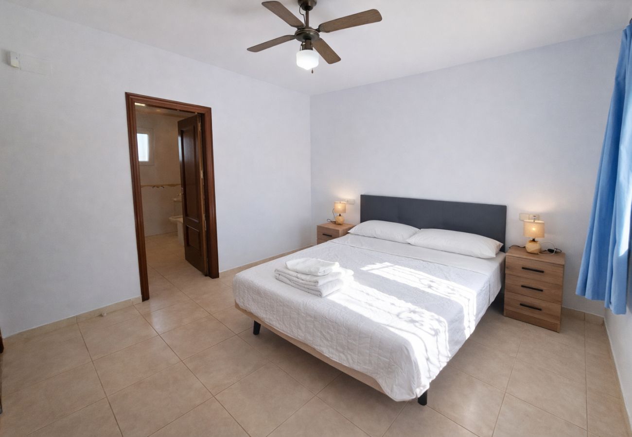 Villa en Alcoceber / Alcossebre - Villa con Piscina Privada y 2.000m² de Jardín