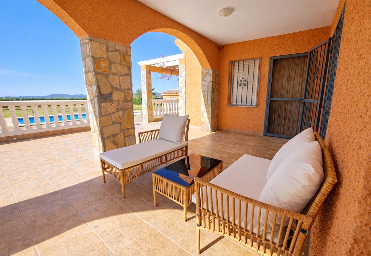 Villa en Alcoceber / Alcossebre - Villa con Piscina Privada y 2.000m² de Jardín