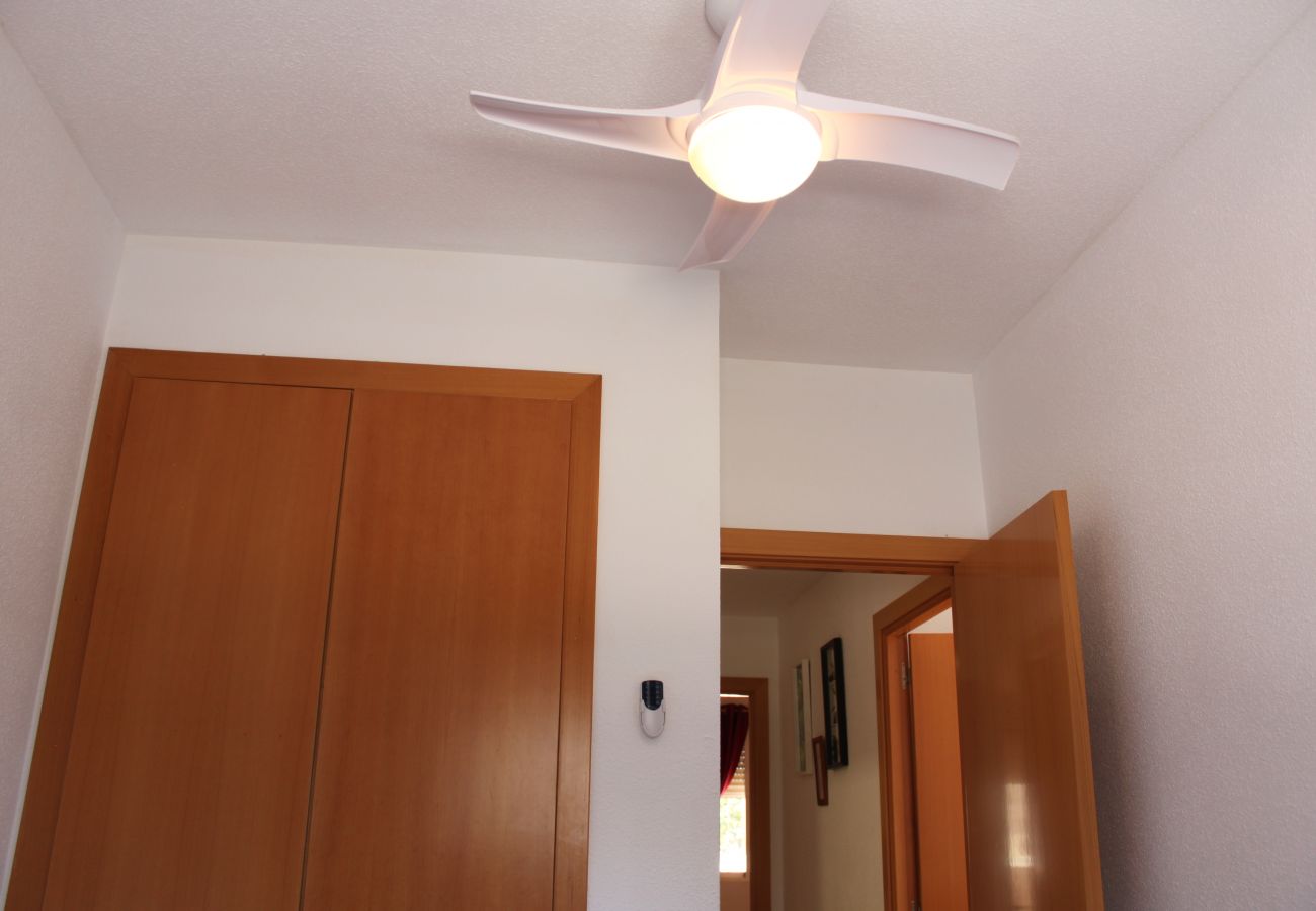 Apartamento en Xeraco Playa - Delfines II bl.III esc.III bajo pta.1 (garaje # 08