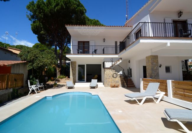 Villa en L'Escala - VILLA MONTGO