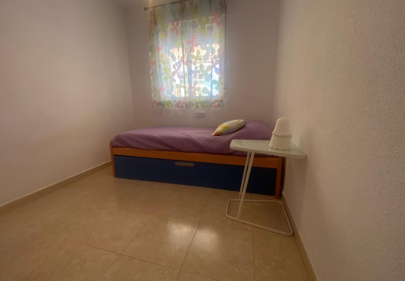 Apartamento en Xeraco Playa - 4.Delfines III bl.IV esc.2 1º pta.4