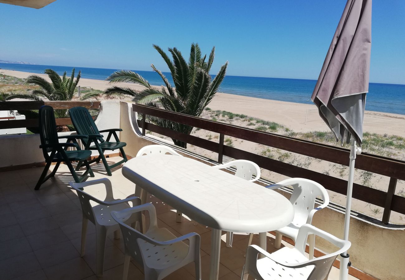 Apartamento en Xeraco Playa - 4.Xeracsol III esc.ext. 2º pta.2ª (Garaje 18)