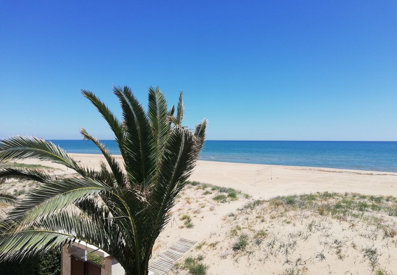 Apartamento en Xeraco Playa - 4.Xeracsol III esc.ext. 2º pta.2ª (Garaje 18)