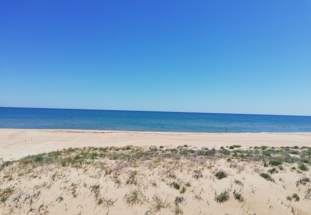 Apartamento en Xeraco Playa - 4.Xeracsol III esc.ext. 2º pta.2ª (Garaje 18)