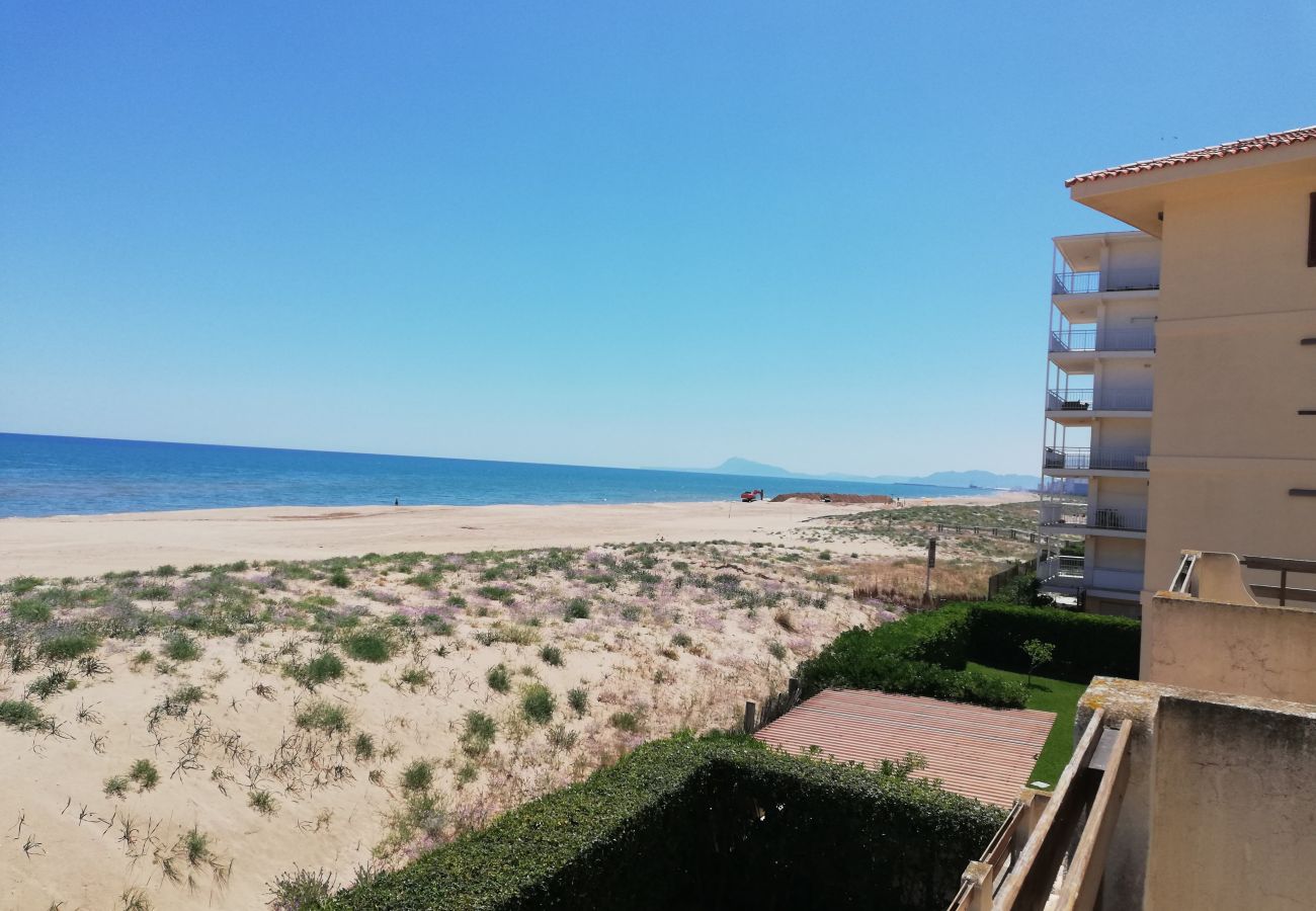 Apartamento en Xeraco Playa - 4.Xeracsol III esc.ext. 2º pta.2ª (Garaje 18)