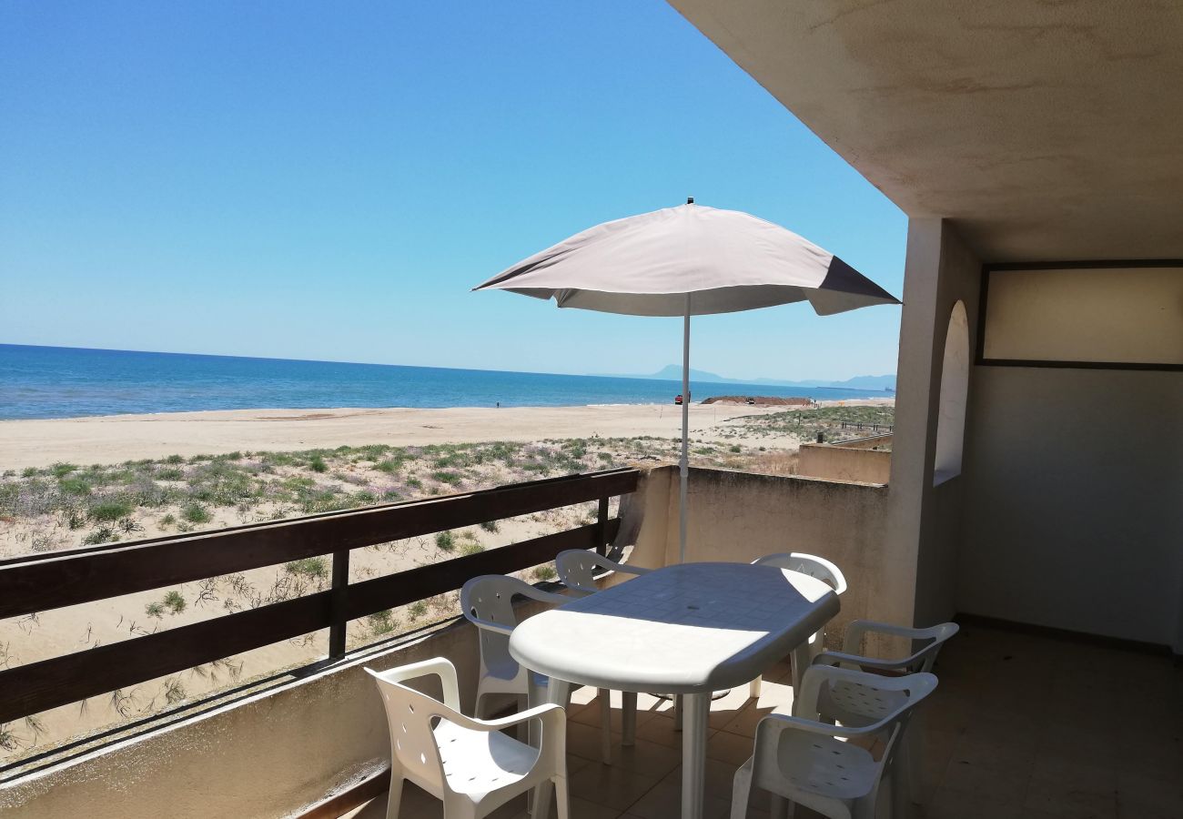 Apartamento en Xeraco Playa - 4.Xeracsol III esc.ext. 2º pta.2ª (Garaje 18)