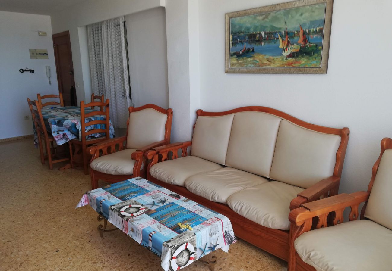 Apartamento en Xeraco Playa - 4.Xeracsol III esc.ext. 2º pta.2ª (Garaje 18)