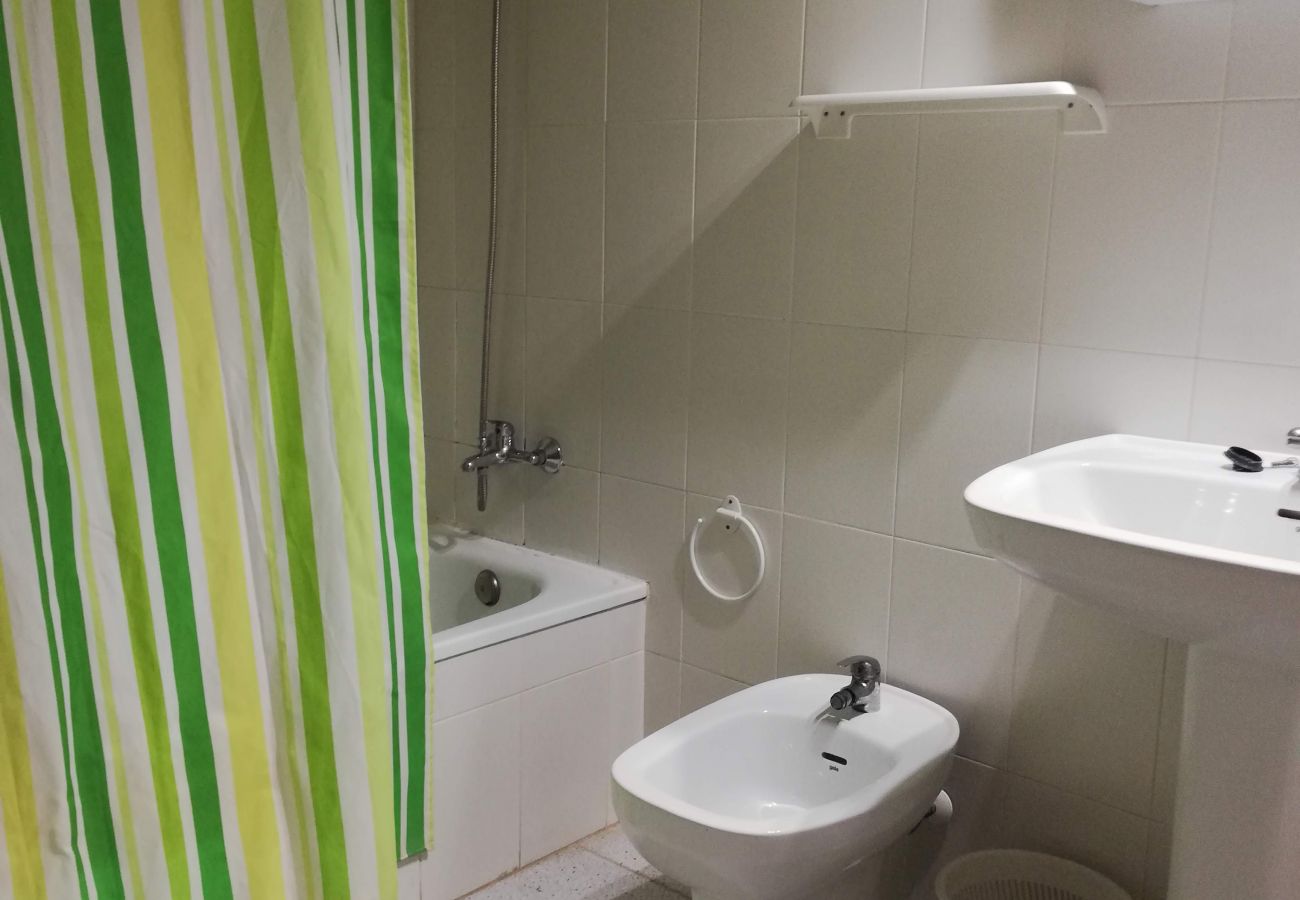 Apartamento en Xeraco Playa - 4.Xeracsol III esc.ext. 2º pta.2ª (Garaje 18)