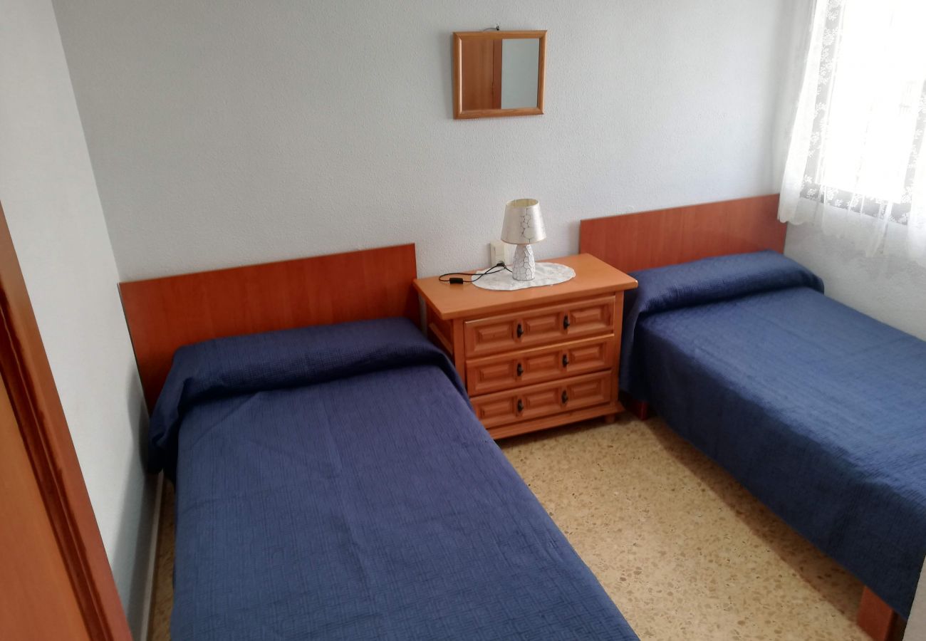 Apartamento en Xeraco Playa - 4.Xeracsol III esc.ext. 2º pta.2ª (Garaje 18)