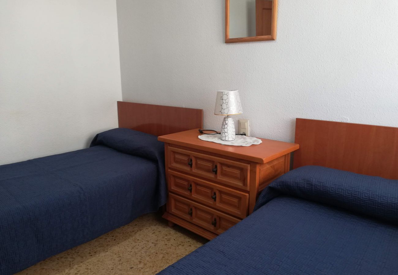 Apartamento en Xeraco Playa - 4.Xeracsol III esc.ext. 2º pta.2ª (Garaje 18)