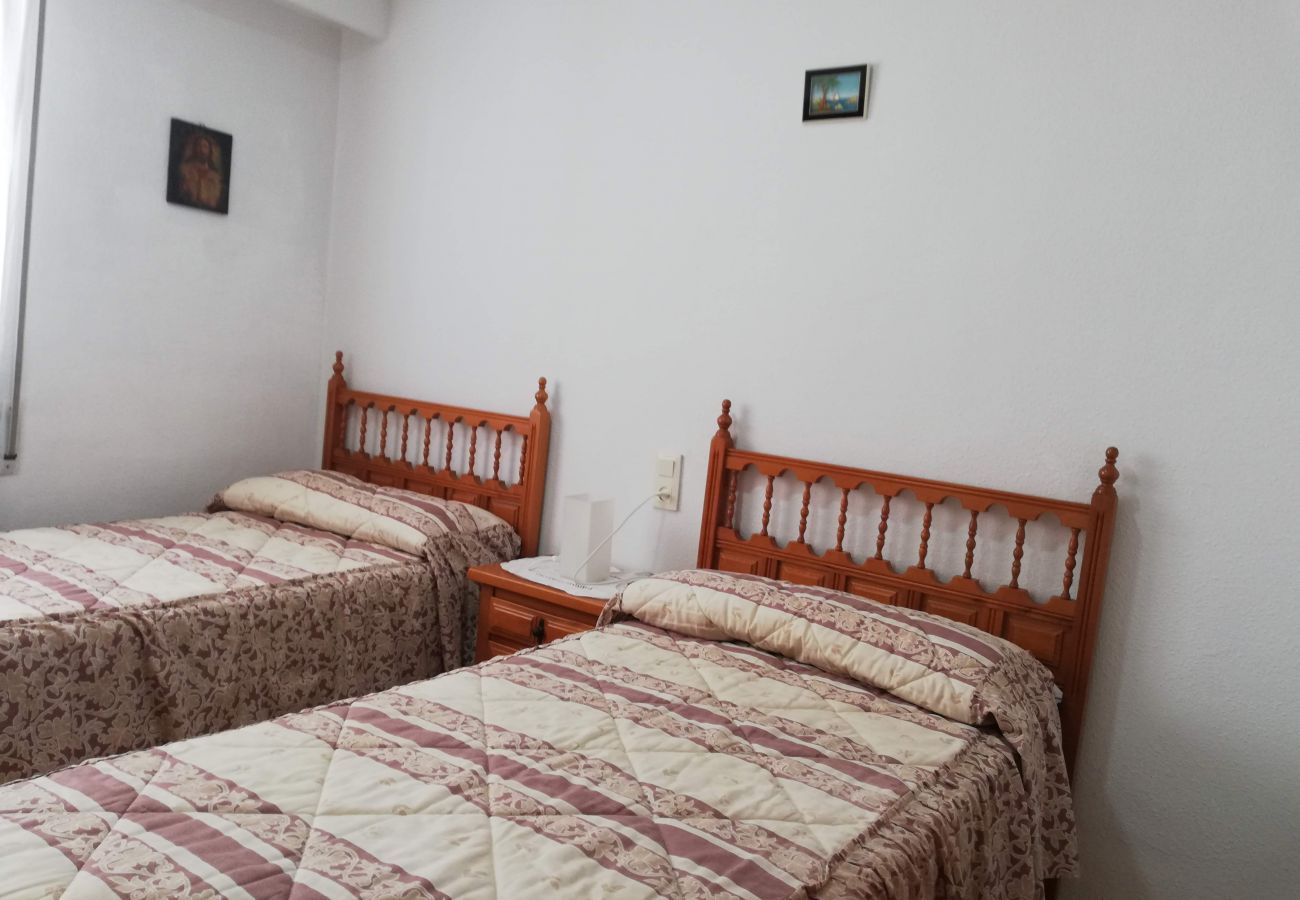 Apartamento en Xeraco Playa - 4.Xeracsol III esc.ext. 2º pta.2ª (Garaje 18)