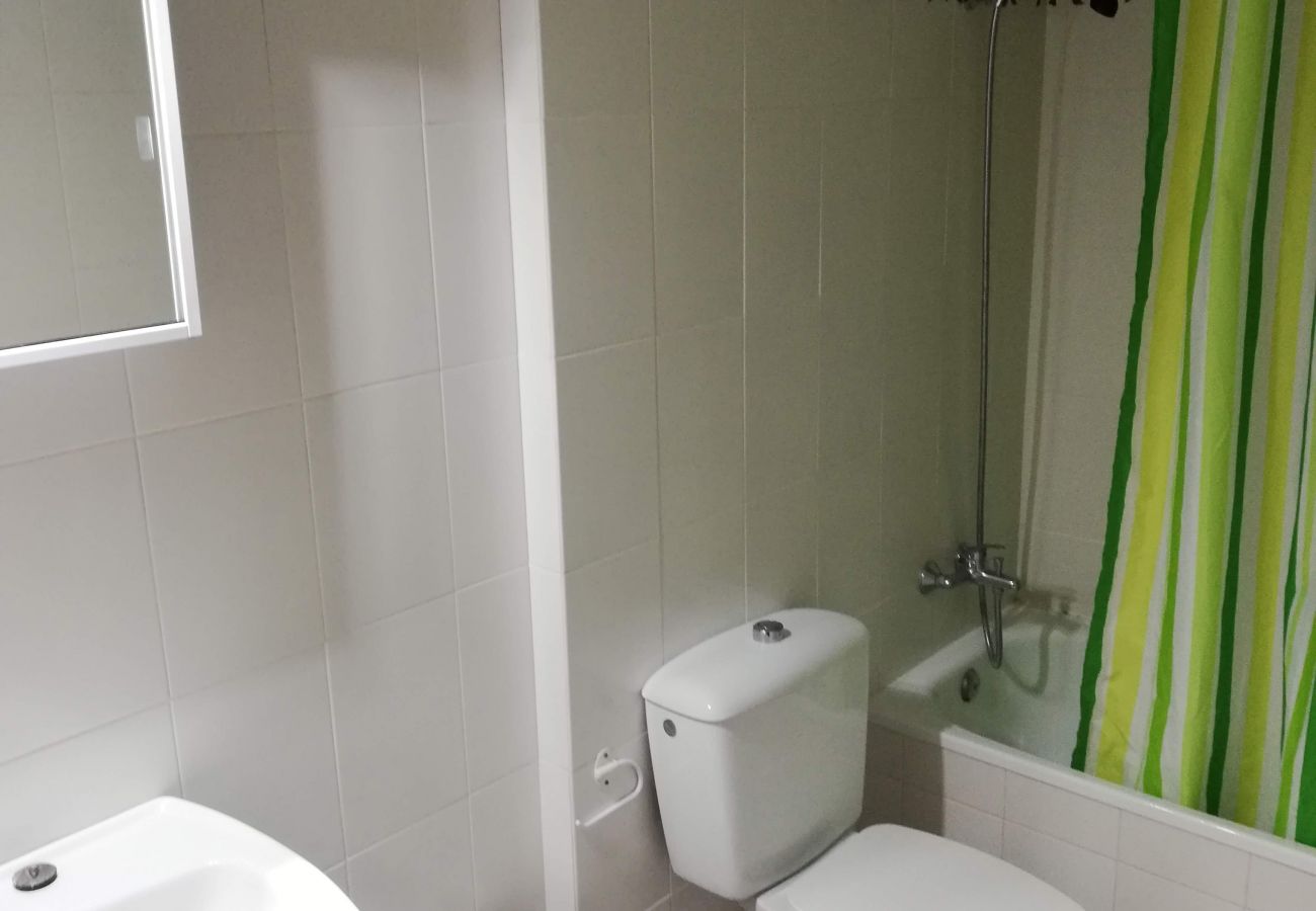 Apartamento en Xeraco Playa - 4.Xeracsol III esc.ext. 2º pta.2ª (Garaje 18)
