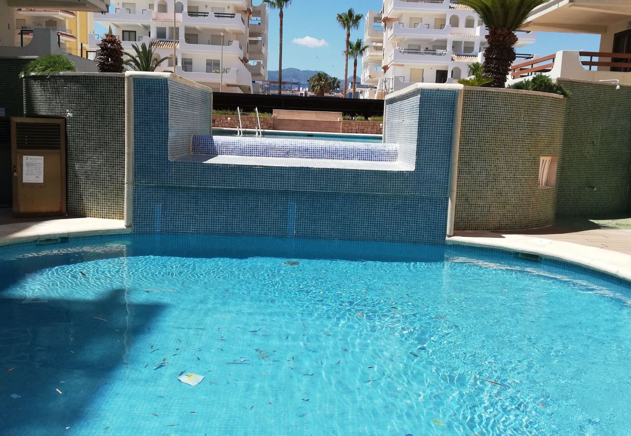 Apartamento en Xeraco Playa - 4.Xeracsol III esc.ext. 2º pta.2ª (Garaje 18)
