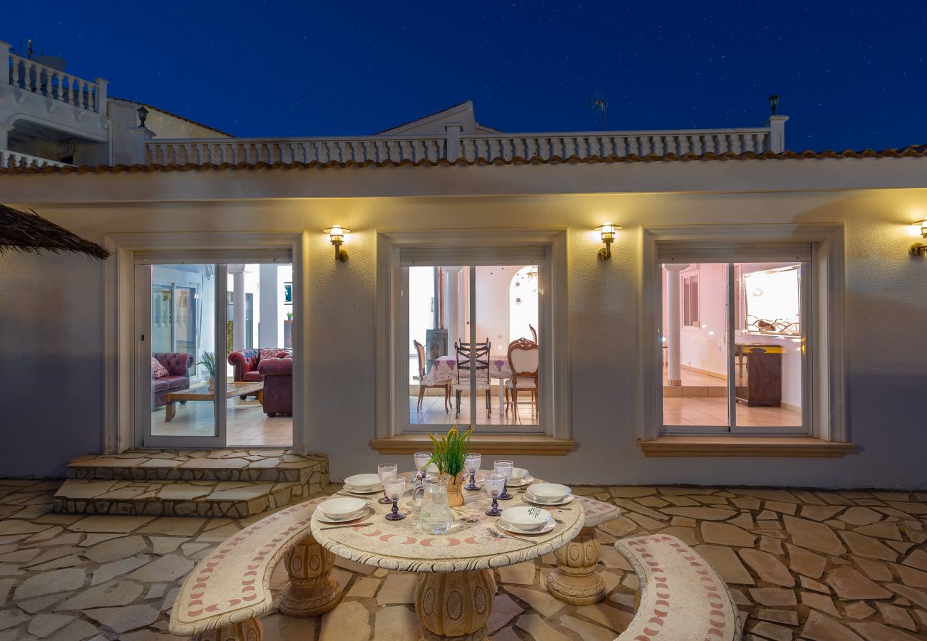 Villa en Orihuela Costa - Fidalsa Prime Mediterranean Beachfront