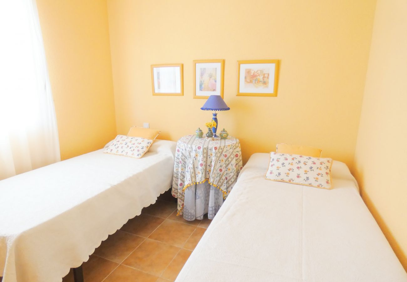 Casa adosada en Chiclana de la Frontera - R068 Balconera 106