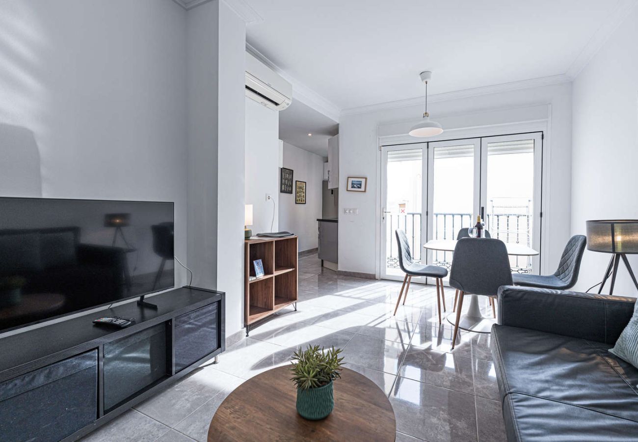 Playa Torrecilla en Nerja a solo 100 metros del alojamiento Casasol.