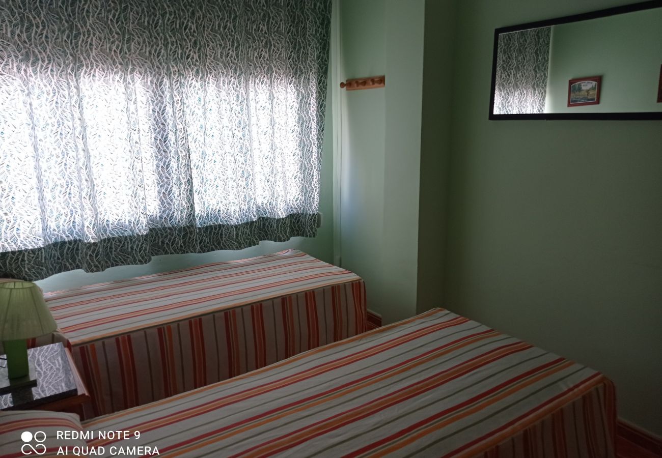 Apartamento en Xeraco Playa - 4.Avda La Mota 10 1º B izda.