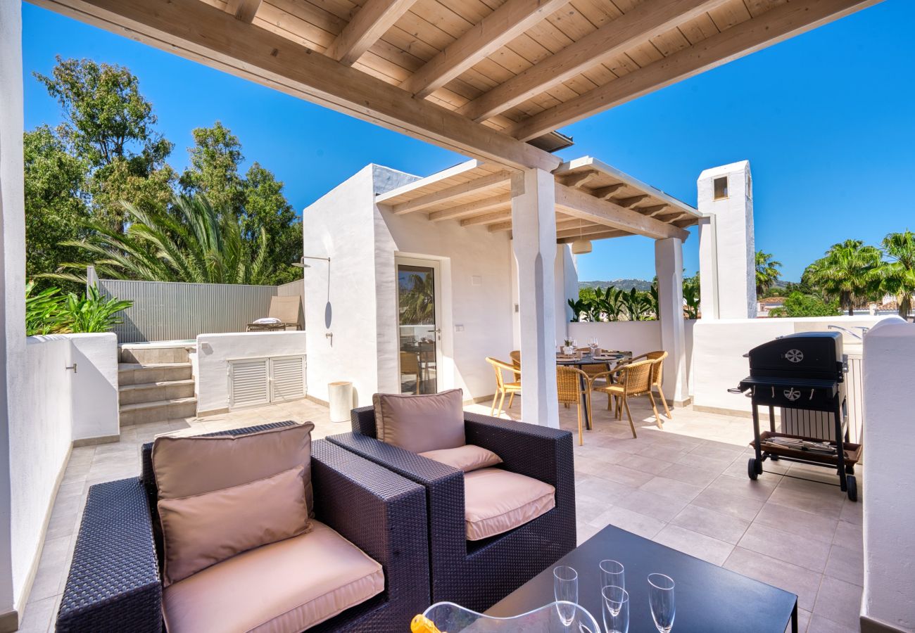 Apartamento en Marbella - 1081 Luxurious Beachfront Penthouse with Jacuzzi