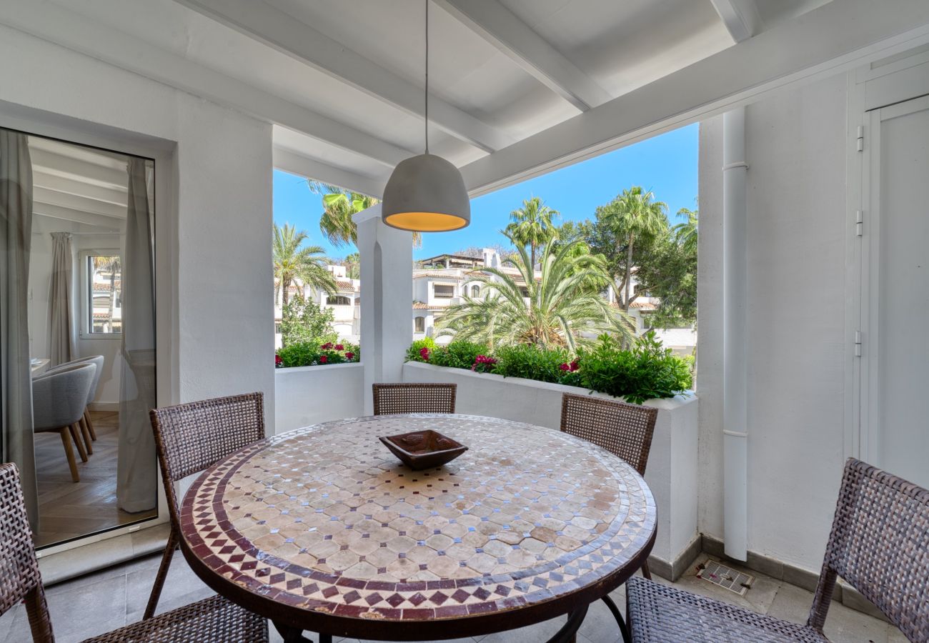 Apartamento en Marbella - 1081 Luxurious Beachfront Penthouse with Jacuzzi