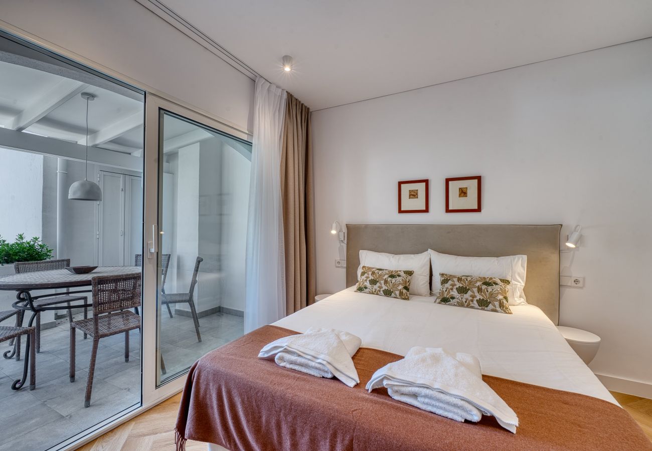 Apartamento en Marbella - 1081 Luxurious Beachfront Penthouse with Jacuzzi
