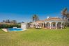 Villa en Marbella - 1100 Stunning Marbesa Beachfront Villa with Garden