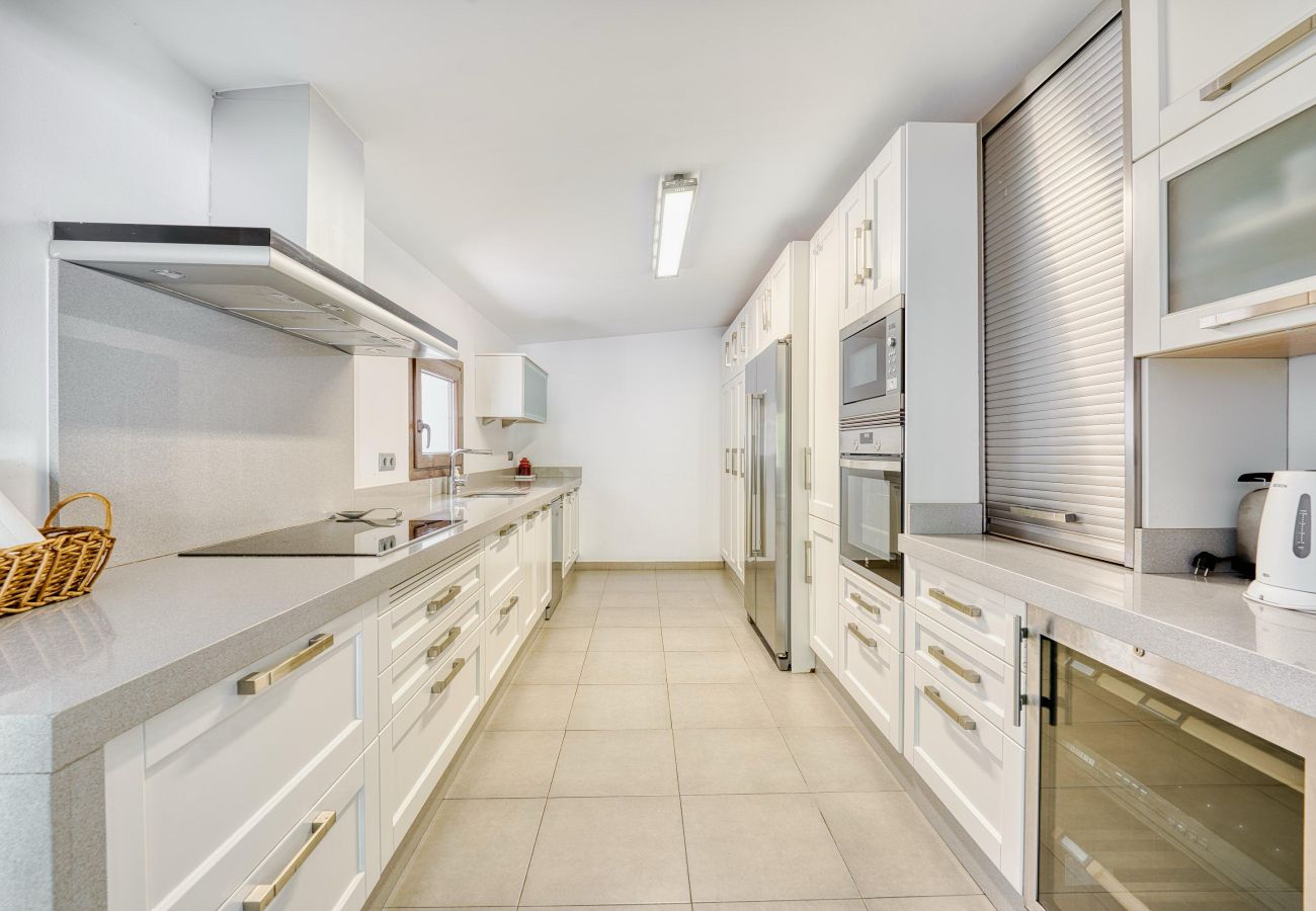 Villa en Marbella - 1102 Luxury Villa with Pool and Prime Location