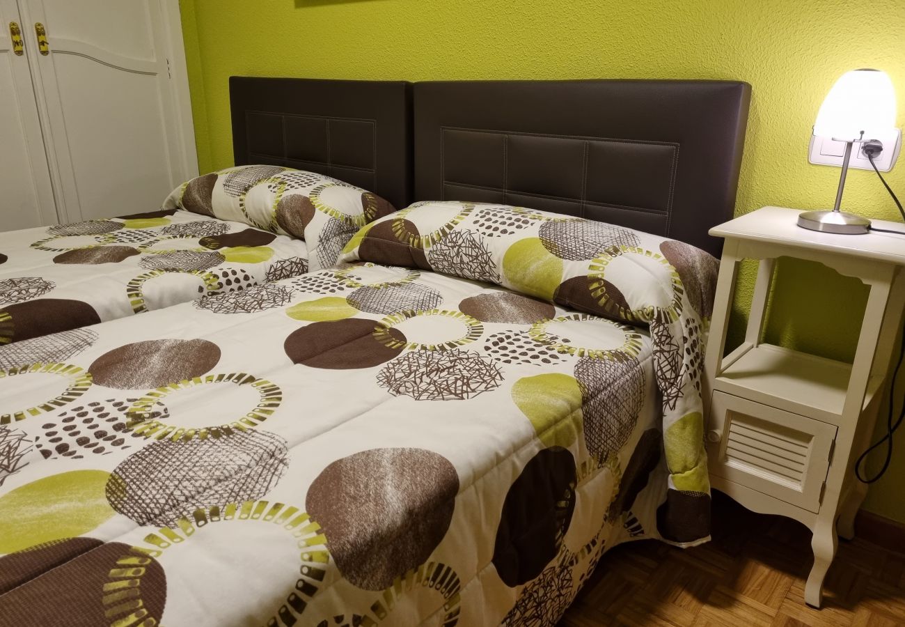 Apartamento en Gijón - 126B Apartamento ESCALERA 7 PLAYA - 3 Hab