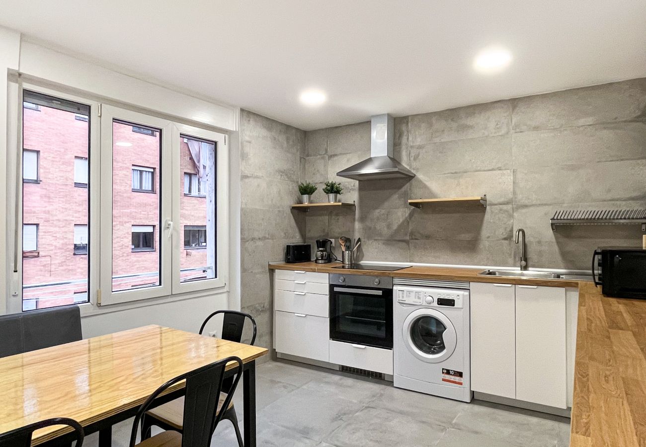 Apartamento en Oviedo - 625A 5 dormitorios con baño