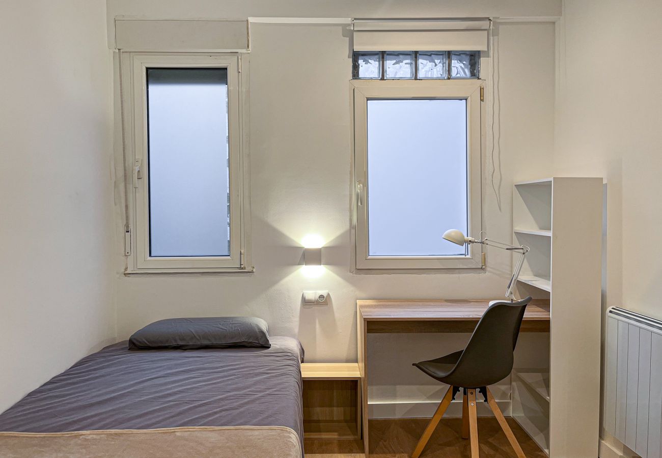 Apartamento en Oviedo - 625A 5 dormitorios con baño