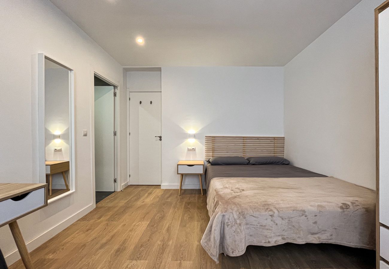 Apartamento en Oviedo - 625A 5 dormitorios con baño