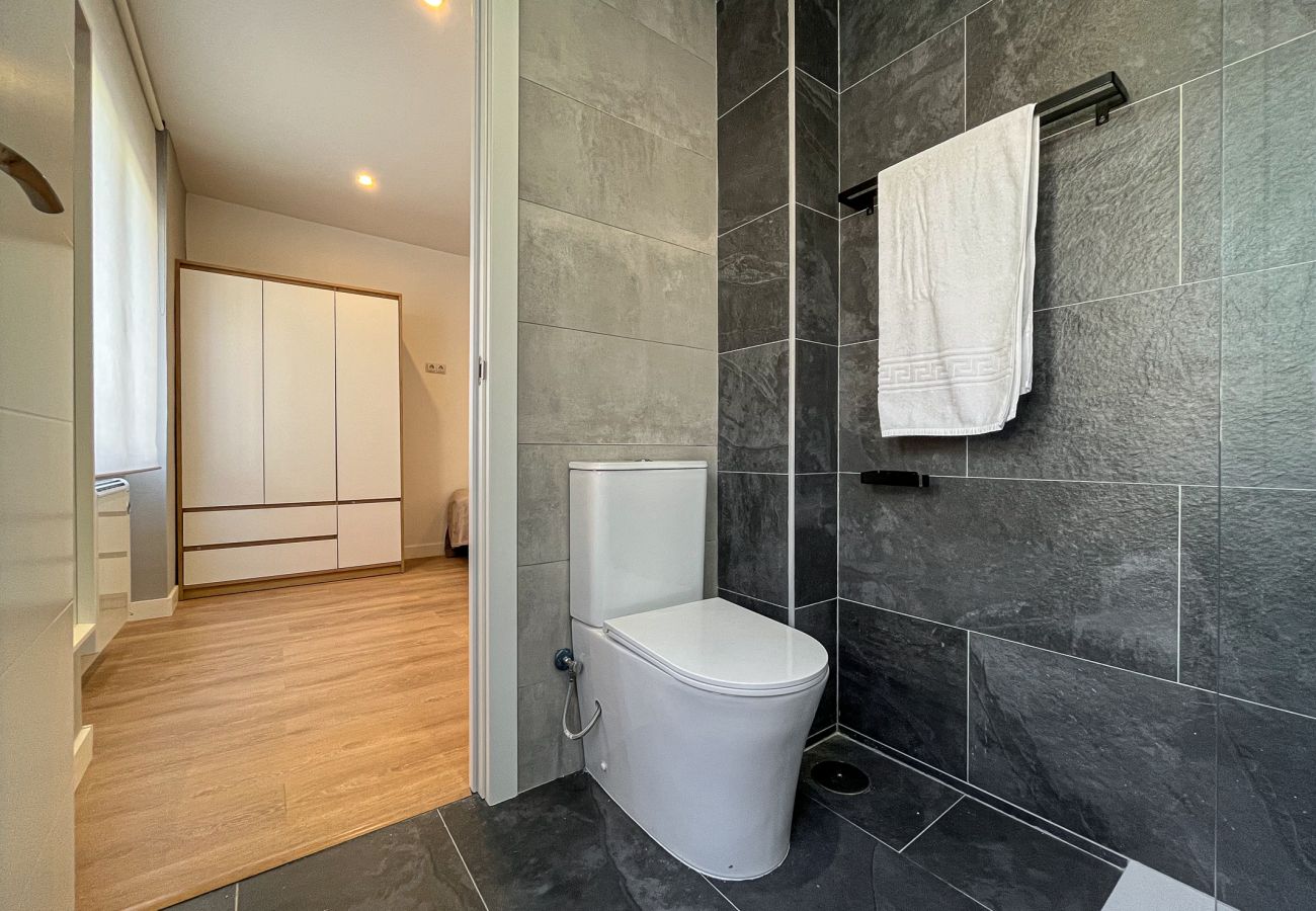 Apartamento en Oviedo - 625A 5 dormitorios con baño