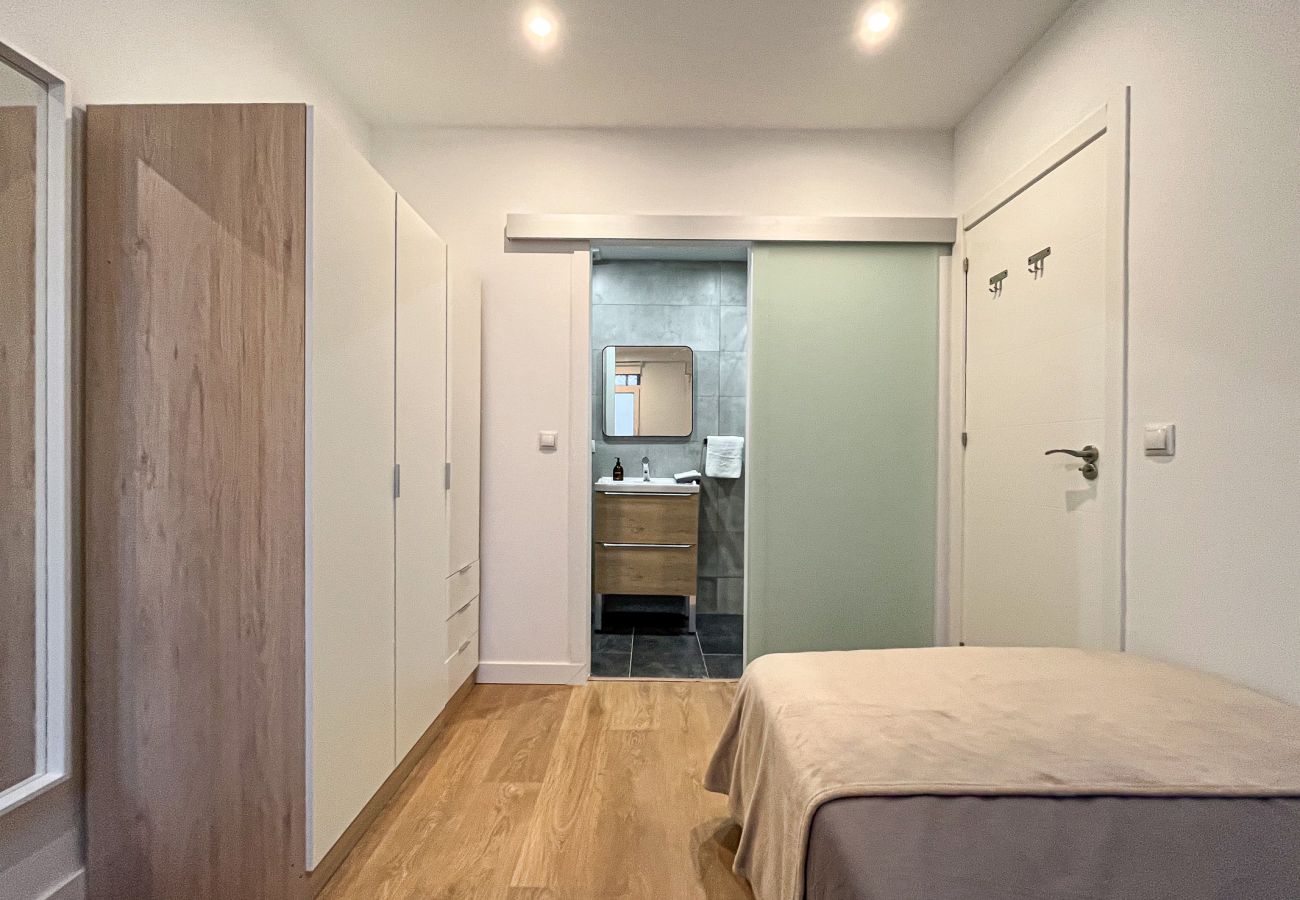 Apartamento en Oviedo - 625A 5 dormitorios con baño