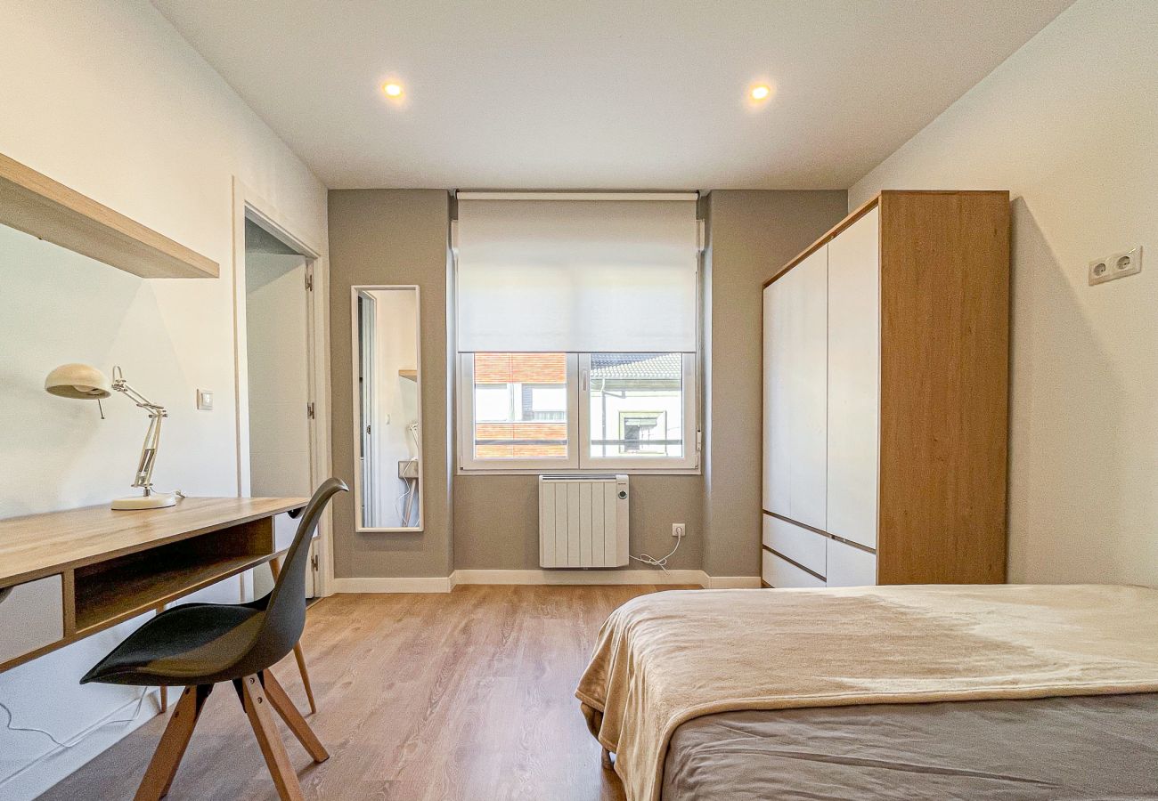 Apartamento en Oviedo - 625A 5 dormitorios con baño