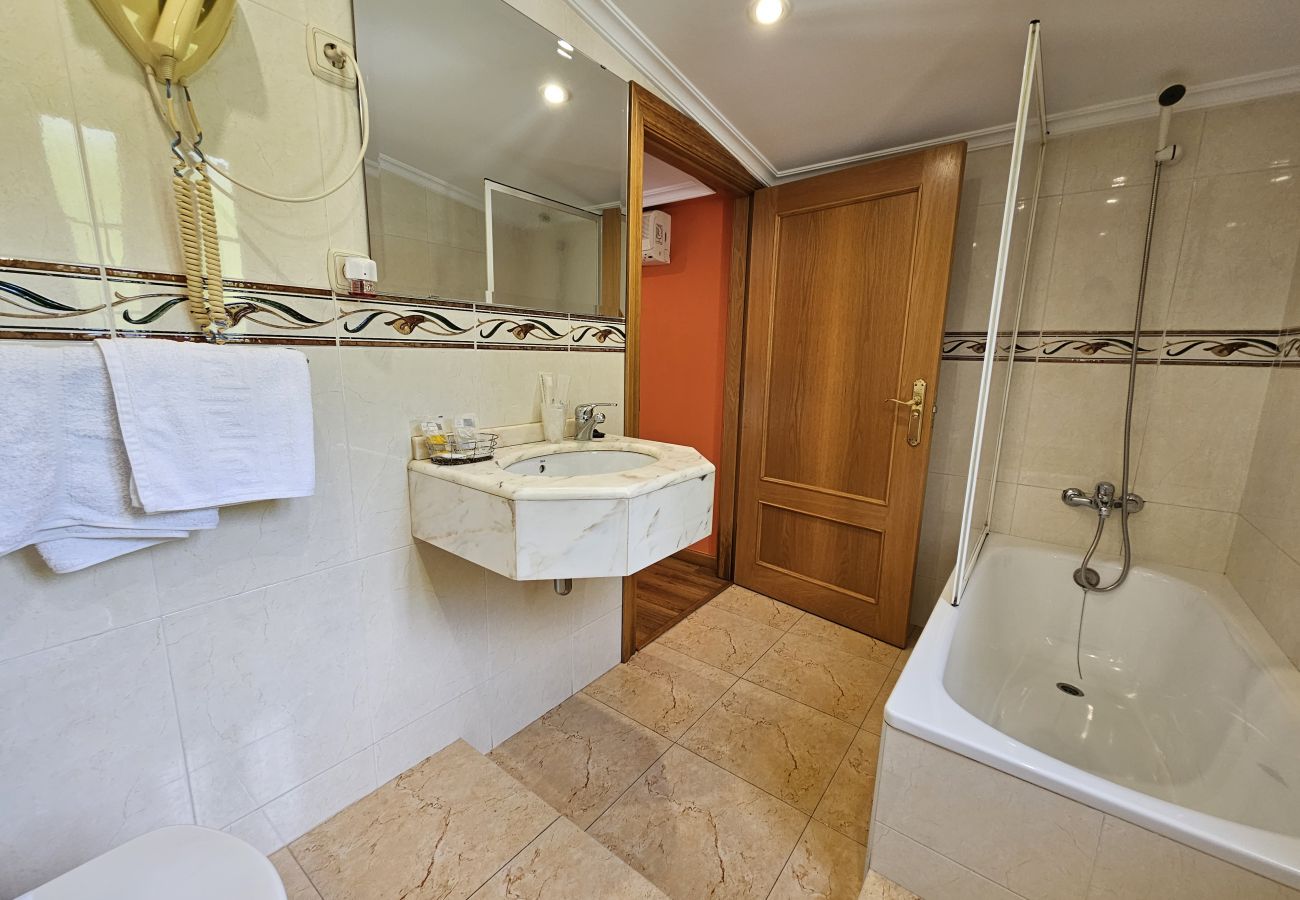 Alquiler por habitaciones en Mieres - 26A04 Hotel Montaña Casa Migio