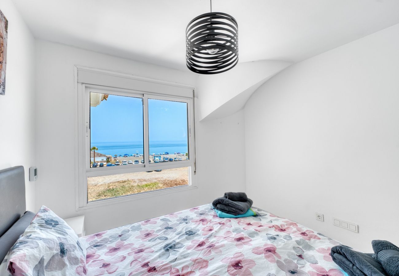 Apartamento en San Luis de Sabanillas - 3003 Beachfront Duplex Penthouse with Stunning Sea