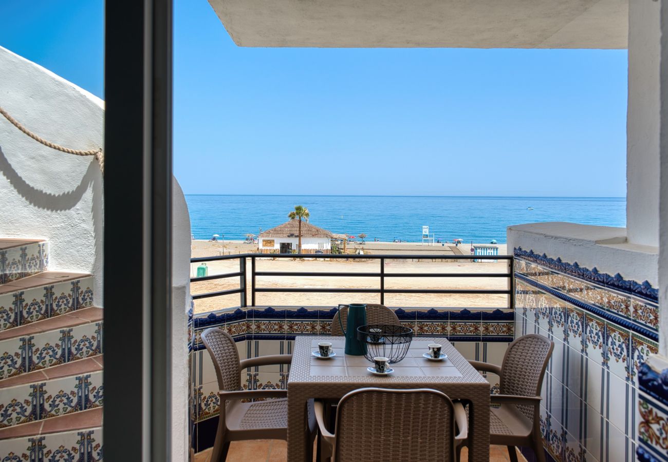 Apartamento en San Luis de Sabanillas - 3003 Beachfront Duplex Penthouse with Stunning Sea