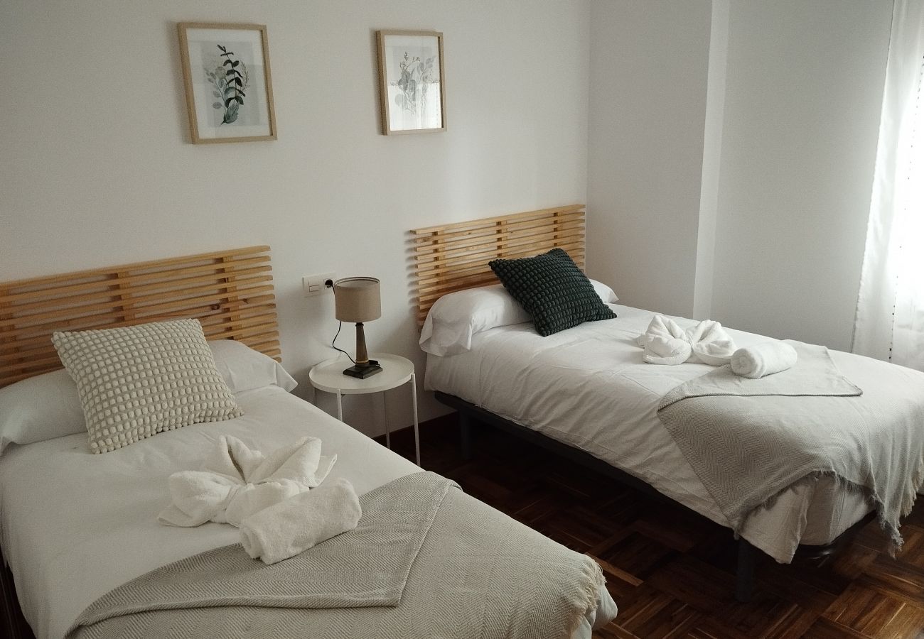 Apartamento en Gijón - 1A108 Amplio y moderno apartamento