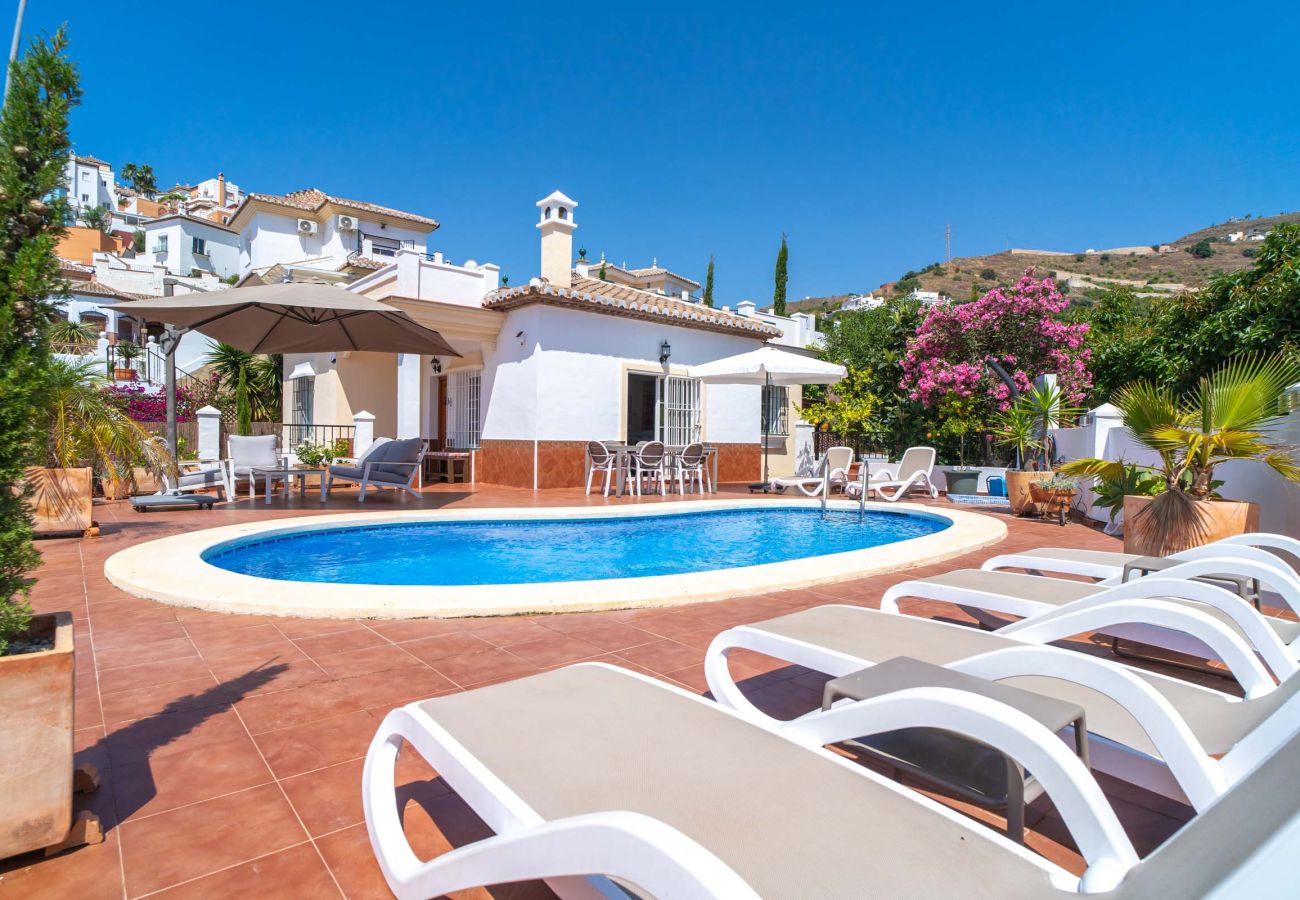 Villa en Torrox Costa - Villa Calidum: Private Pool Villa in Nerja