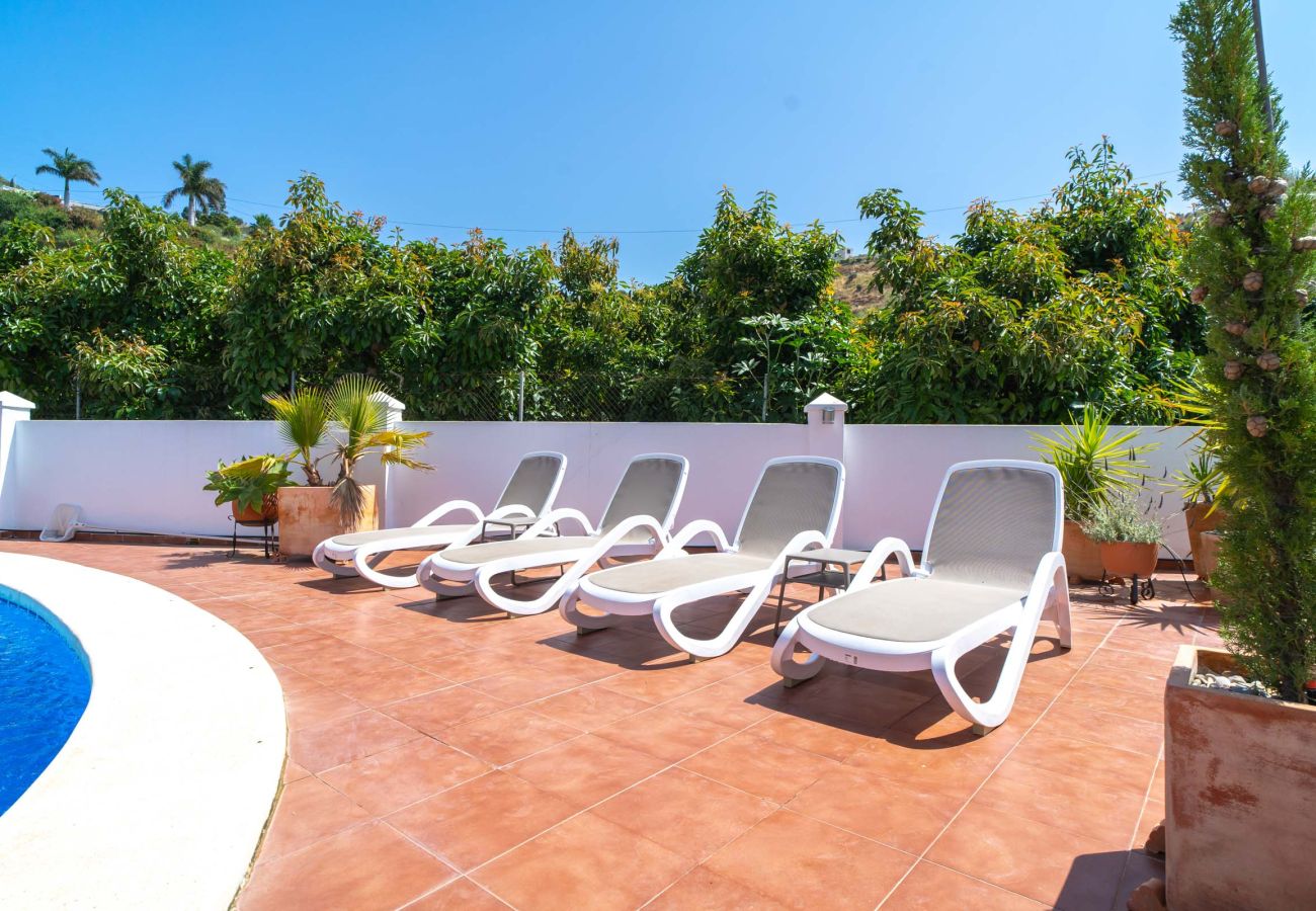 Villa en Torrox Costa - Villa Calidum: Private Pool Villa in Nerja