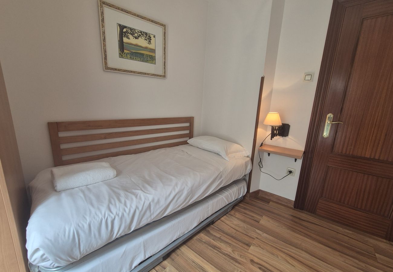 Apartamento en Luanco - 25A06 Centrico Playa 4 dormitorios Luanco