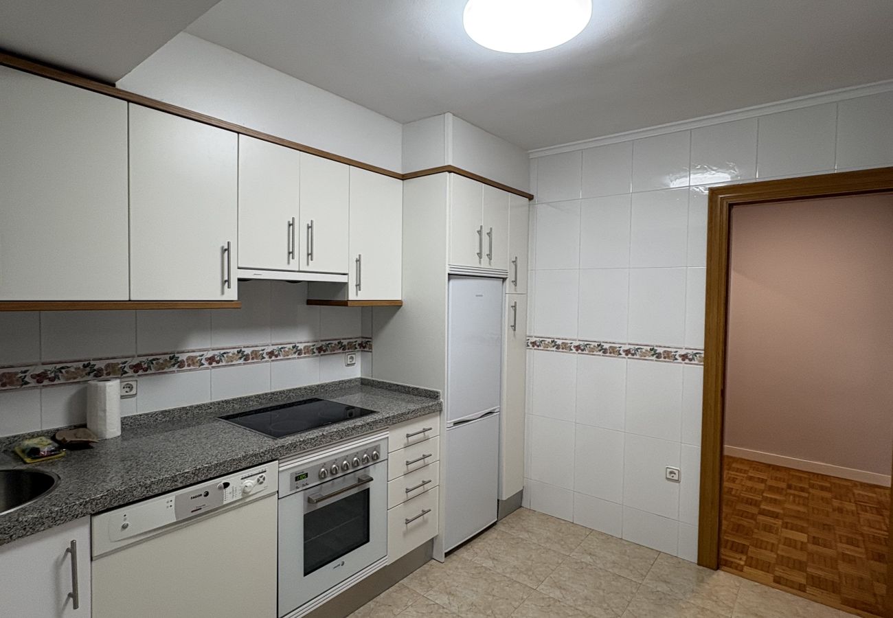 Apartamento en Gijón - 1A143 Amplio apartamento junto a la playa con masc