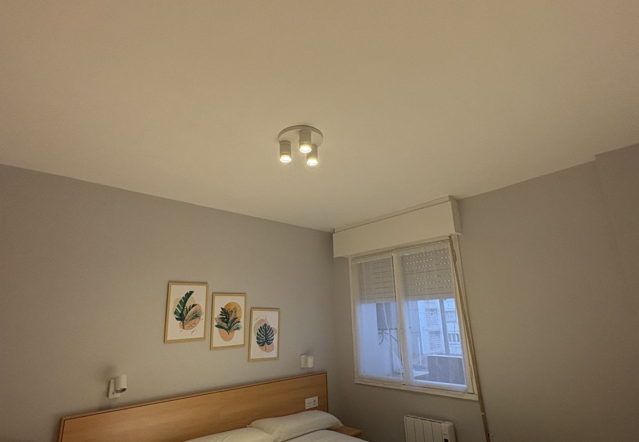 Apartamento en Gijón - 1A143 Amplio apartamento junto a la playa con masc